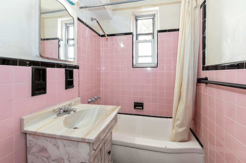 jackson-heights-queens-nyc-just-listed-two-bedrooms (11)