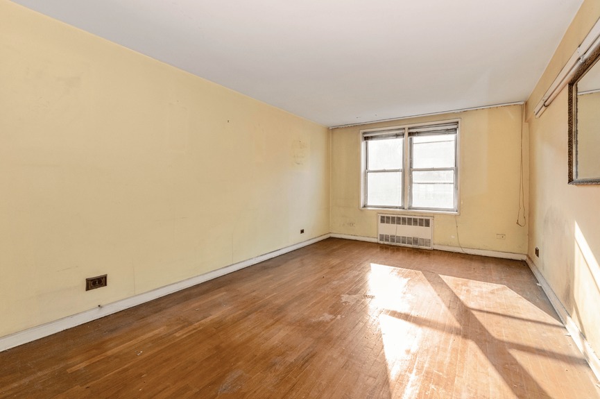 jackson-heights-queens-nyc-just-listed-two-bedrooms (15)