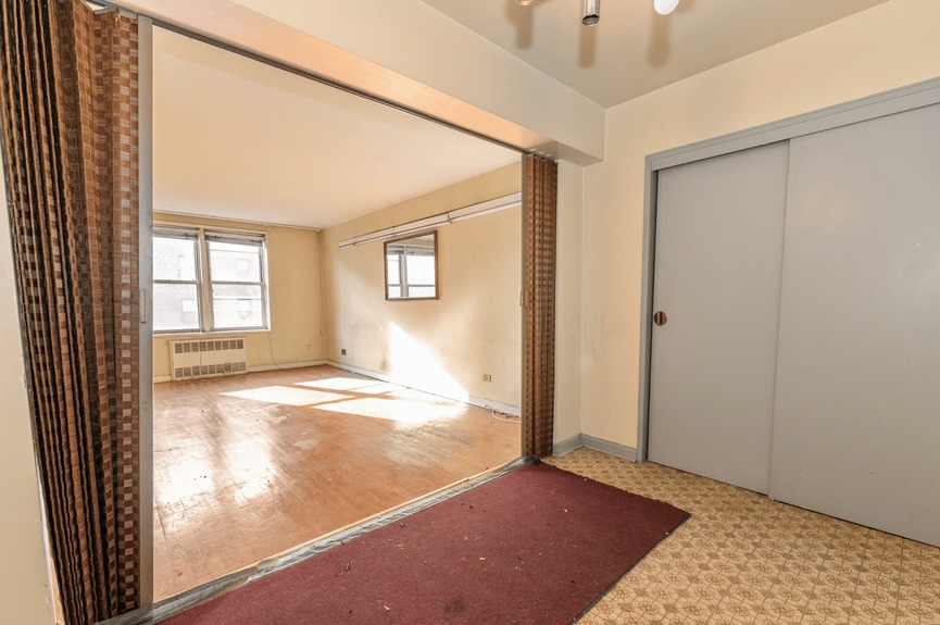 jackson-heights-queens-nyc-just-listed-two-bedrooms (18)