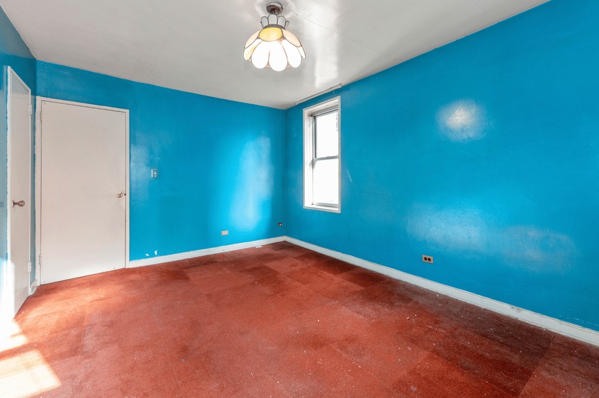 jackson-heights-queens-nyc-just-listed-two-bedrooms (5)