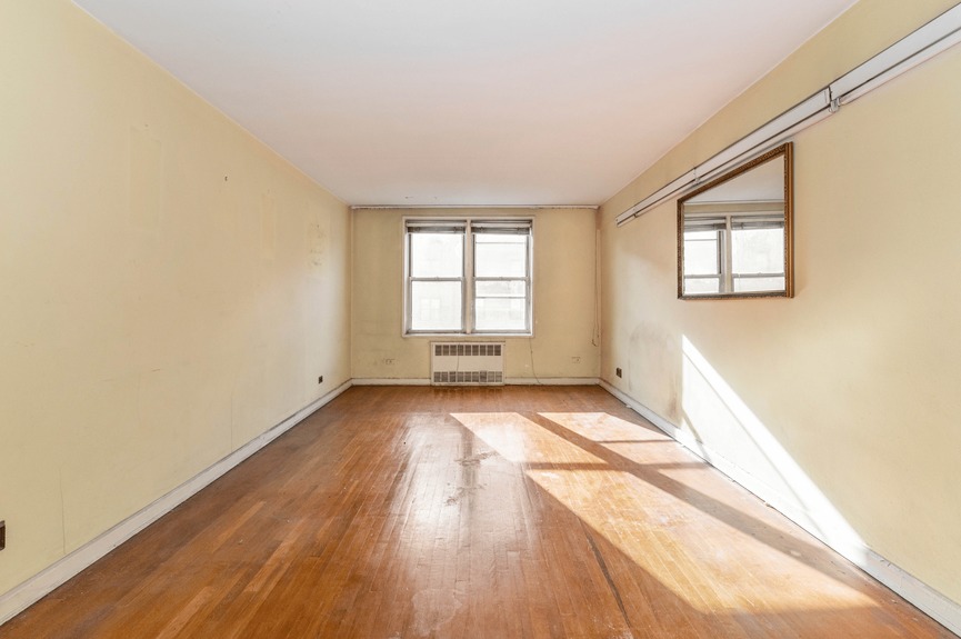 jackson-heights-queens-nyc-just-listed-two-bedrooms (7)
