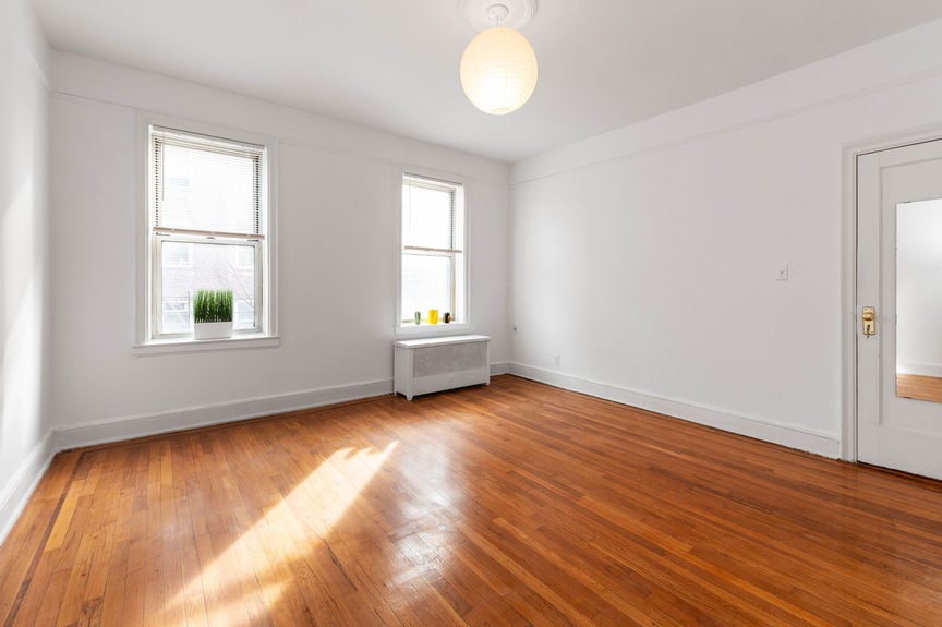 best-realtor-queens-nyc-one-bedroom-apartment (9)