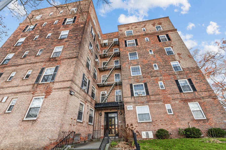 for-sale-one-bedroom-apartment-woodside-queens-ny (10)