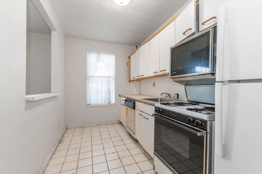 for-sale-one-bedroom-apartment-woodside-queens-ny (3)