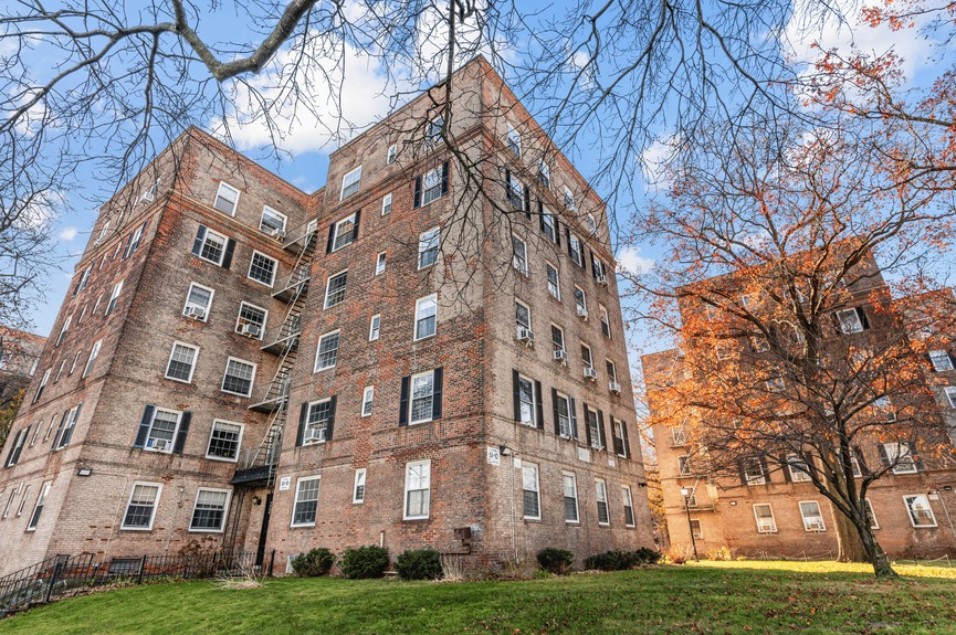 for-sale-one-bedroom-apartment-woodside-queens-ny (9)