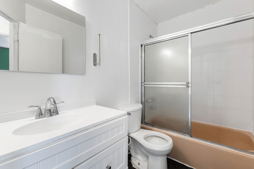 two-family-home-for-sale-bergen-beach-compass (18)