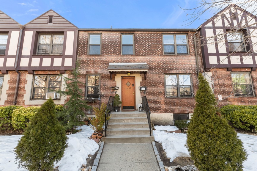 astoria-duplex-condo-property-for-sale-queens-ny-compass-vasilis-kokoris (2)