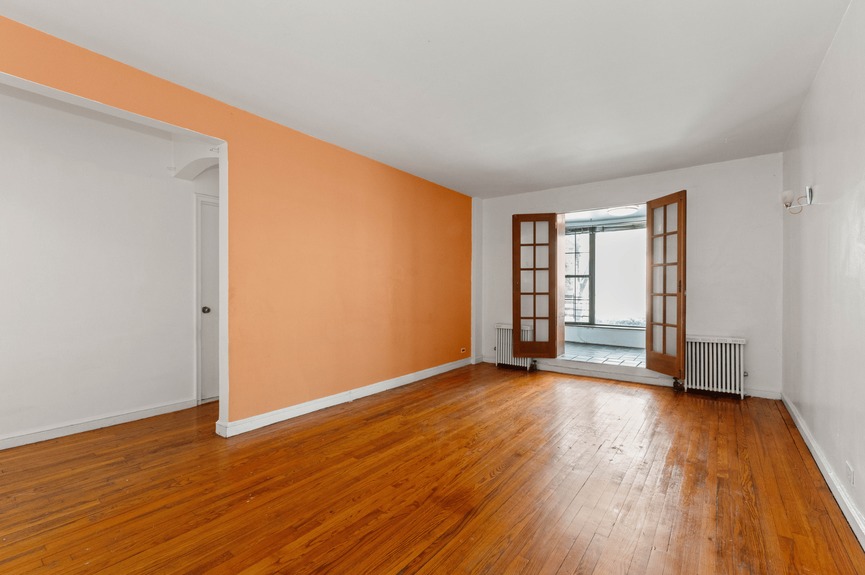 garden-bay-manor-condo-apartment-for-sale-astoria-queens-compass-vasilis-kokoris (2)