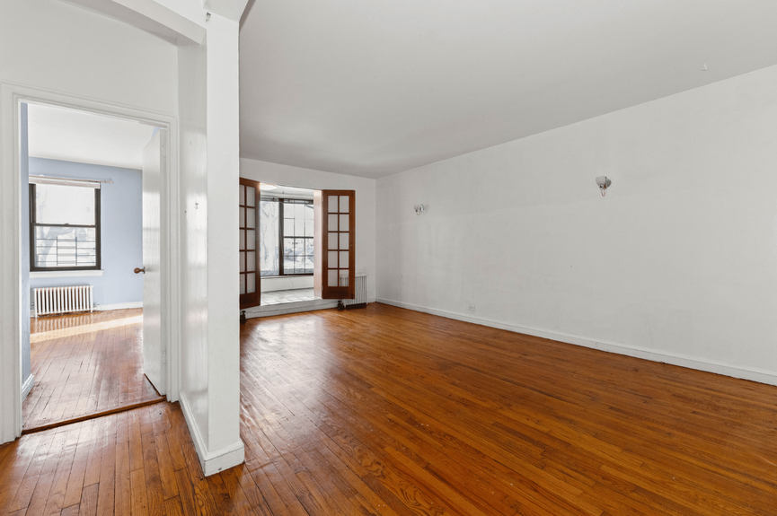 garden-bay-manor-condo-apartment-for-sale-astoria-queens-compass-vasilis-kokoris (9)