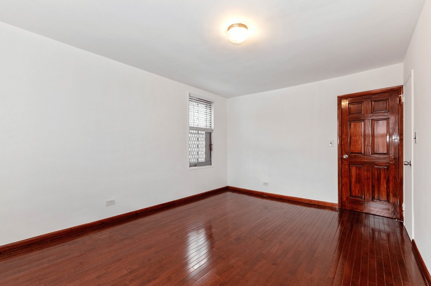 jackson-heights-for-sale-properties-queens-ny-compass (10)