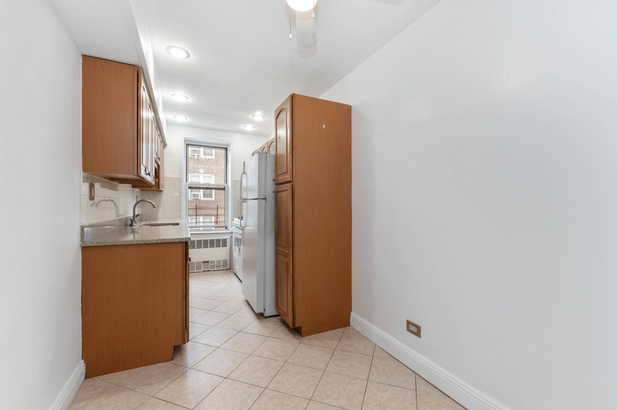 jackson-heights-for-sale-properties-queens-ny-compass (17)