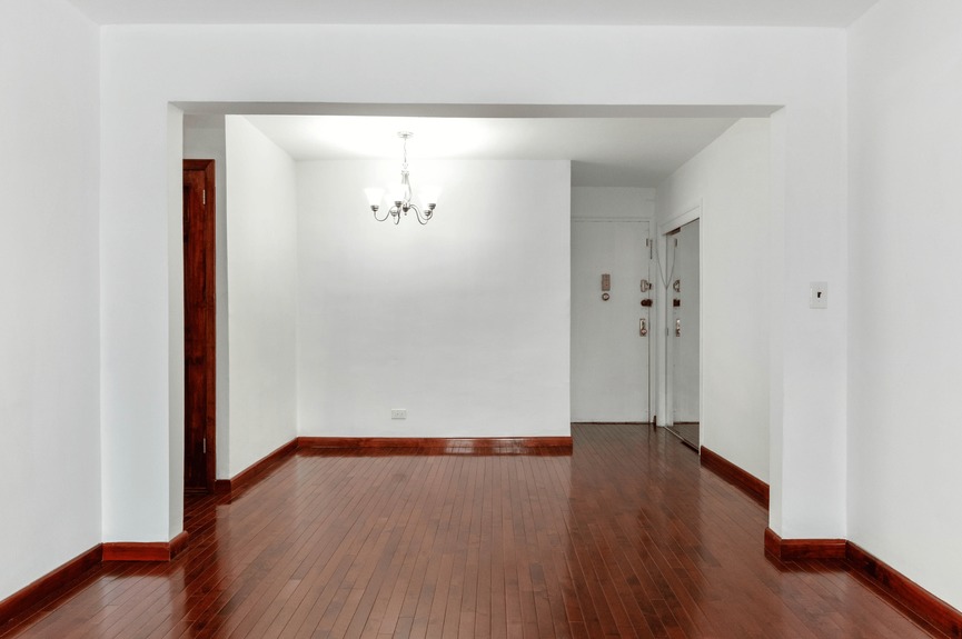 jackson-heights-for-sale-properties-queens-ny-compass (5)