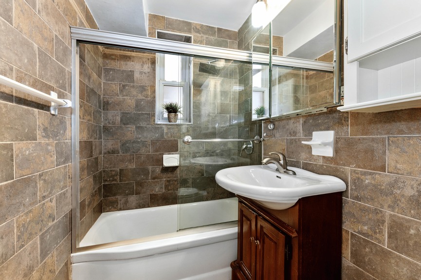 southridge-section-3-coop-apartment-for-sale-jackson-heights-queens-ny-compass (14)