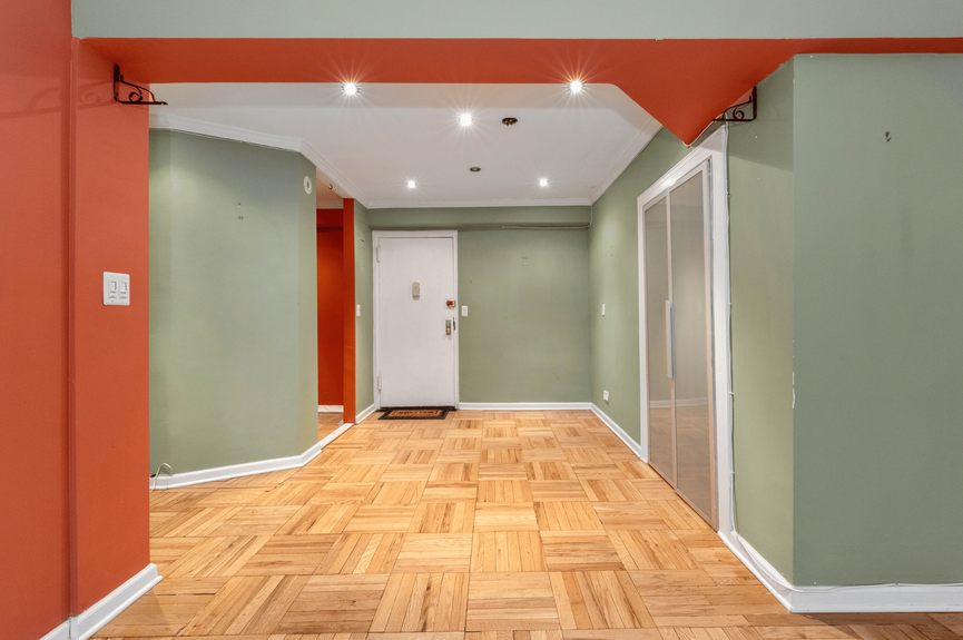 southridge-section-3-coop-apartment-for-sale-jackson-heights-queens-ny-compass (6)