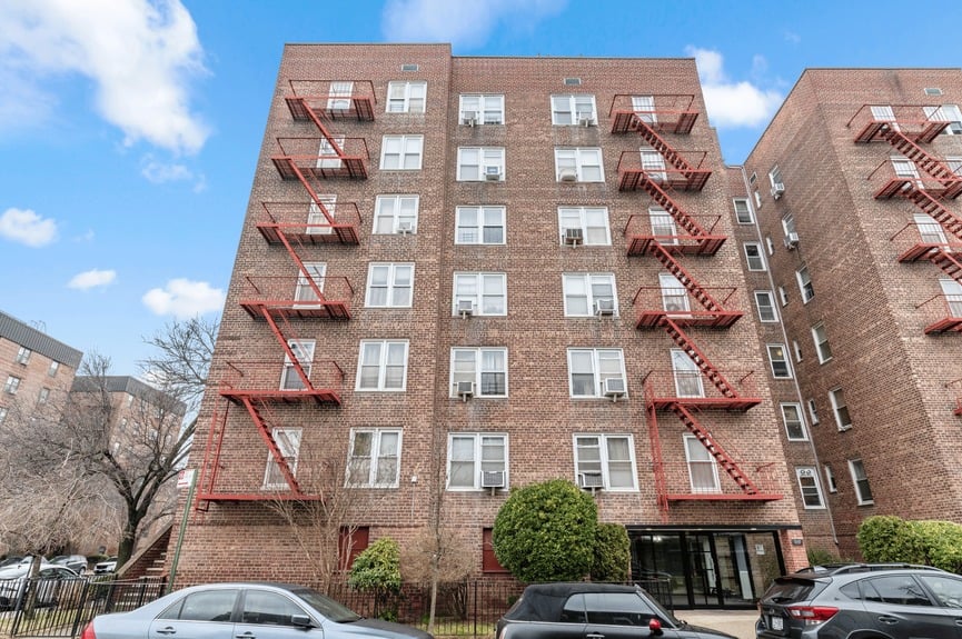 southridge-section-3-coop-apartment-property-for-sale-jackson-heights-queens-ny-compass (17)