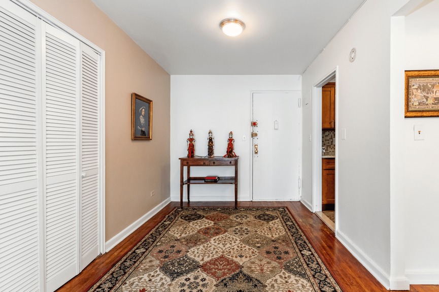 1-bedroom-coop-apartment-for-sale-jackson-heights-queens-nyc (10)