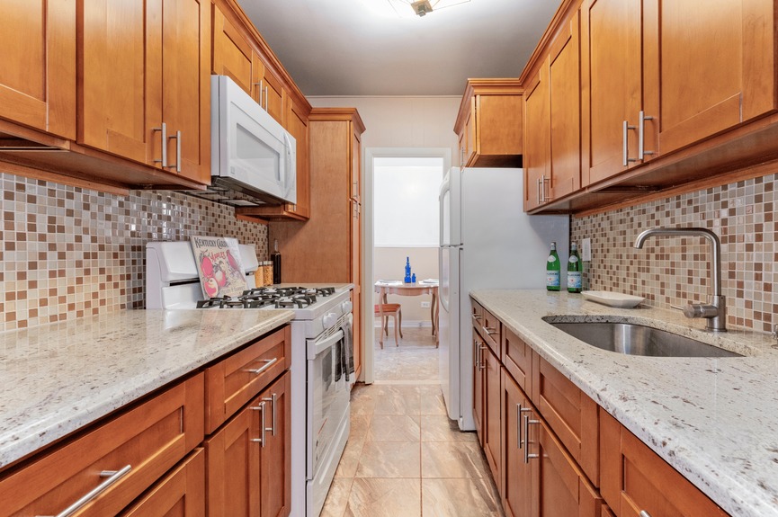 1-bedroom-coop-apartment-for-sale-jackson-heights-queens-nyc (11)
