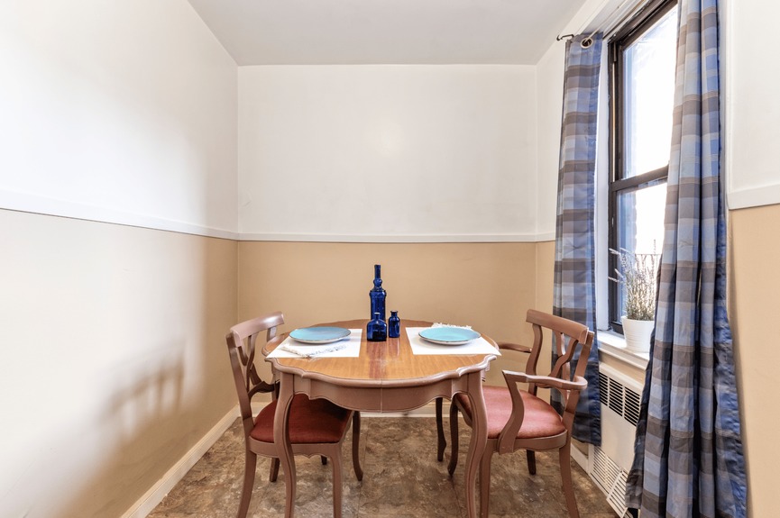 1-bedroom-coop-apartment-for-sale-jackson-heights-queens-nyc (13)