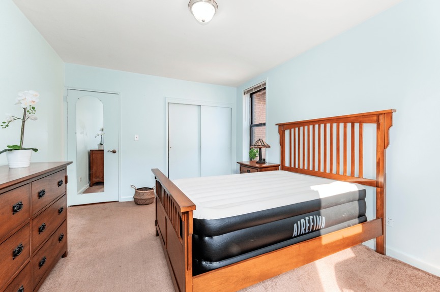 1-bedroom-coop-apartment-for-sale-jackson-heights-queens-nyc (5)
