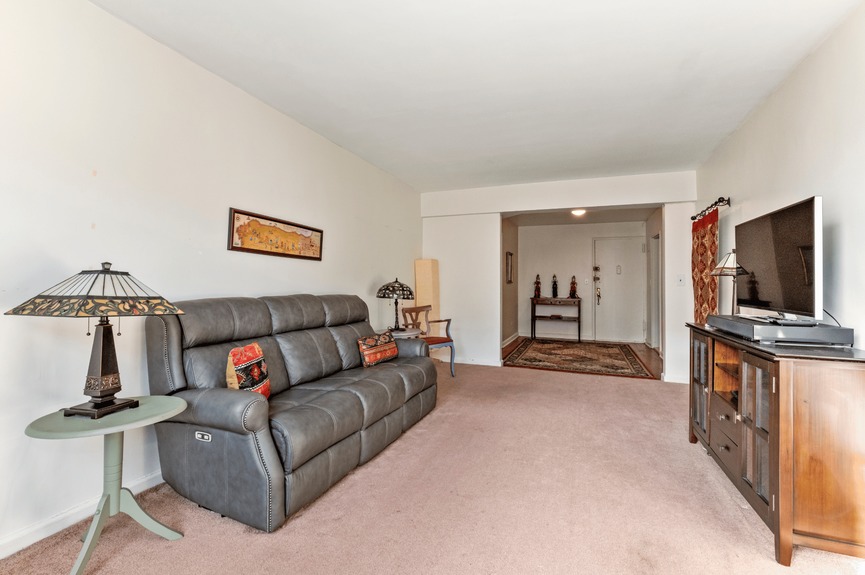 1-bedroom-coop-apartment-for-sale-jackson-heights-queens-nyc (9)