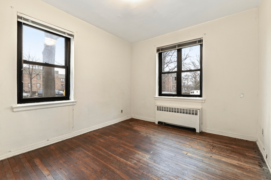 jackson-heights-homes-for-sale-queens-nyc-realtor-zillow-compass (11)