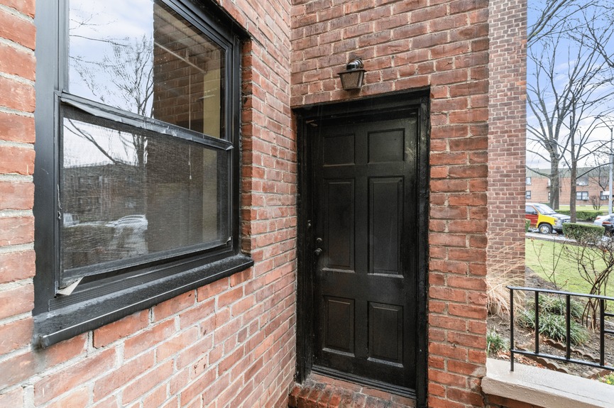 jackson-heights-homes-for-sale-queens-nyc-realtor-zillow-compass (16)