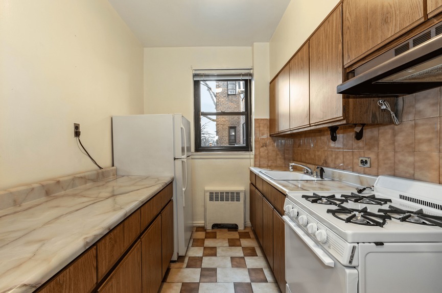 jackson-heights-homes-for-sale-queens-nyc-realtor-zillow-compass (5)