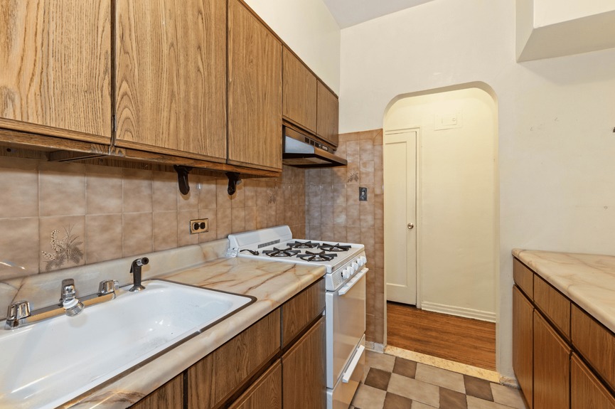 jackson-heights-homes-for-sale-queens-nyc-realtor-zillow-compass (7)