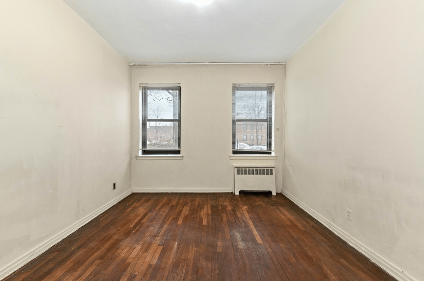 jackson-heights-homes-for-sale-queens-nyc-realtor-zillow-compass (9)