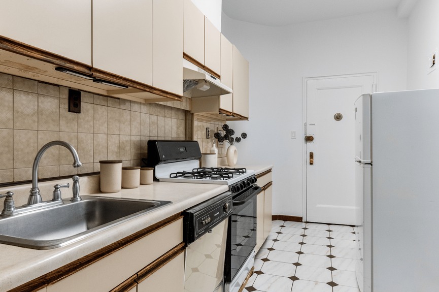 sunnyhill-gardens-woodside-homes-for-sale-nyc (9)