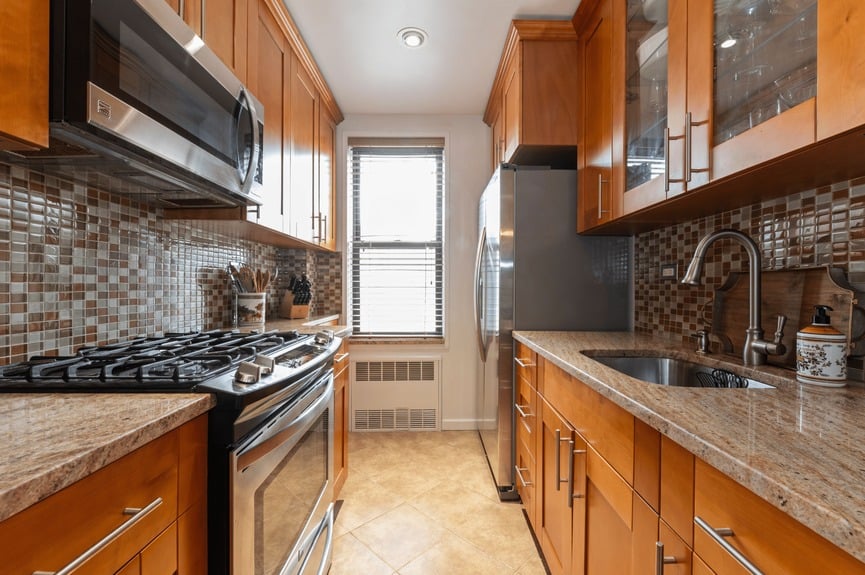 jackson-heights-homes-for-sale-queens-nyc (9)