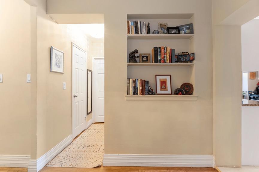 jackson-heights-queens-nyc-homes-for-sale-realtor-zillow-compass (8)