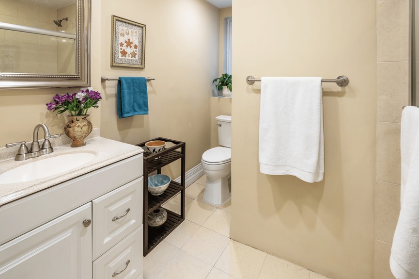 jackson-heights-queens-nyc-homes-for-sale-realtor-zillow-compass (10)