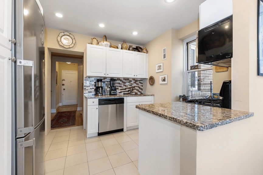 jackson-heights-queens-nyc-homes-for-sale-realtor-zillow-compass (12)