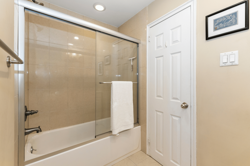 jackson-heights-queens-nyc-homes-for-sale-realtor-zillow-compass (14)