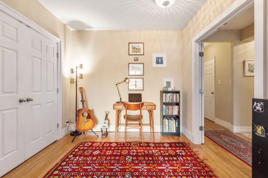 jackson-heights-queens-nyc-homes-for-sale-realtor-zillow-compass (5)