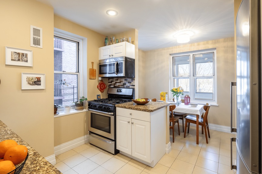 jackson-heights-queens-nyc-homes-for-sale-realtor-zillow-compass (6)