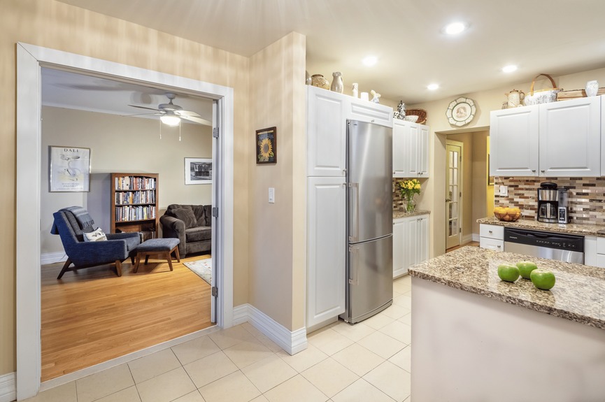 jackson-heights-queens-nyc-homes-for-sale-realtor-zillow-compass (9)
