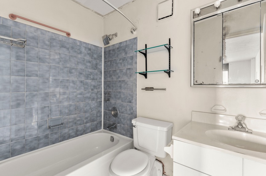 astoria-queens-nyc-homes-for-sale-realtor-zillow-compass (6)