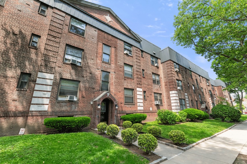 east-elmhurst-queens-nyc-house-for-sale (2)