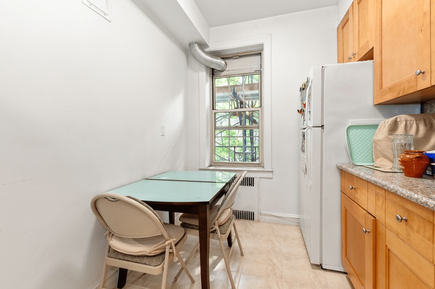 jackson-heights-queens-nyc-homes-for-sale-realtor-zillow-compass (10)