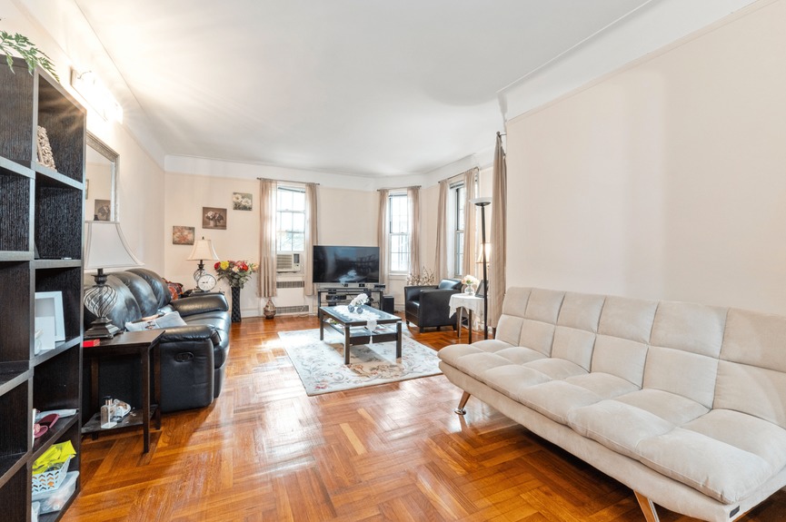 jackson-heights-queens-nyc-homes-for-sale-realtor-zillow-compass (4)