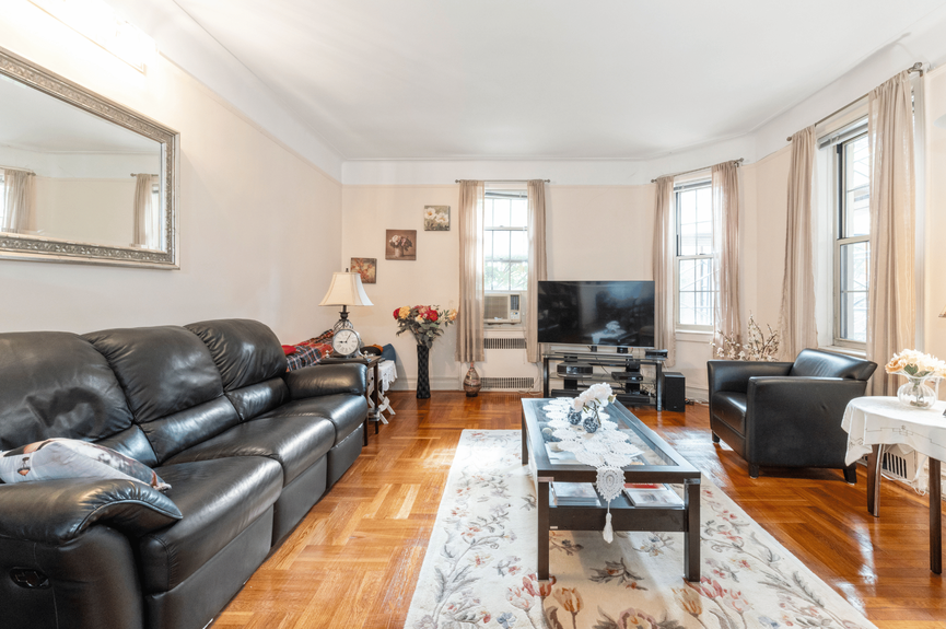 jackson-heights-queens-nyc-homes-for-sale-realtor-zillow-compass (5)