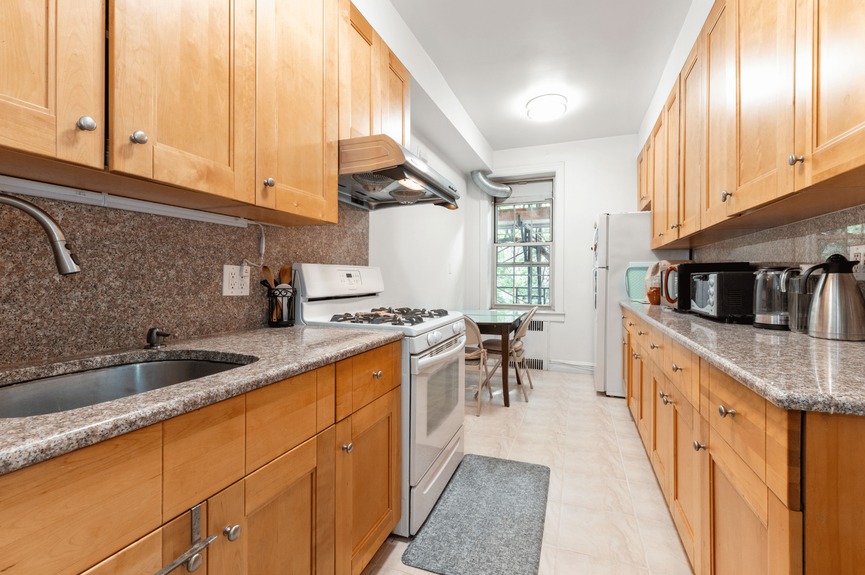 jackson-heights-queens-nyc-homes-for-sale-realtor-zillow-compass (9)