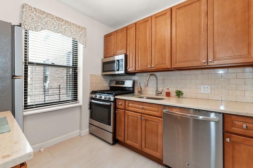 garden-bay-manor-home-queens (13)