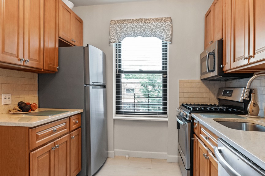 garden-bay-manor-home-queens (14)