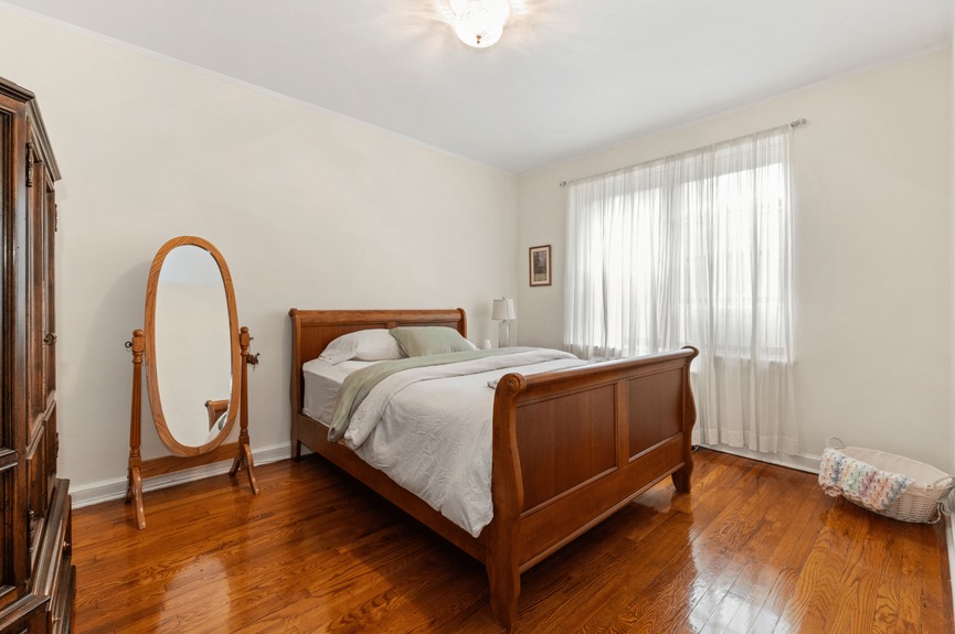 garden-bay-manor-home-queens (16)