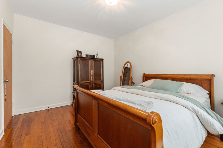 garden-bay-manor-home-queens (17)