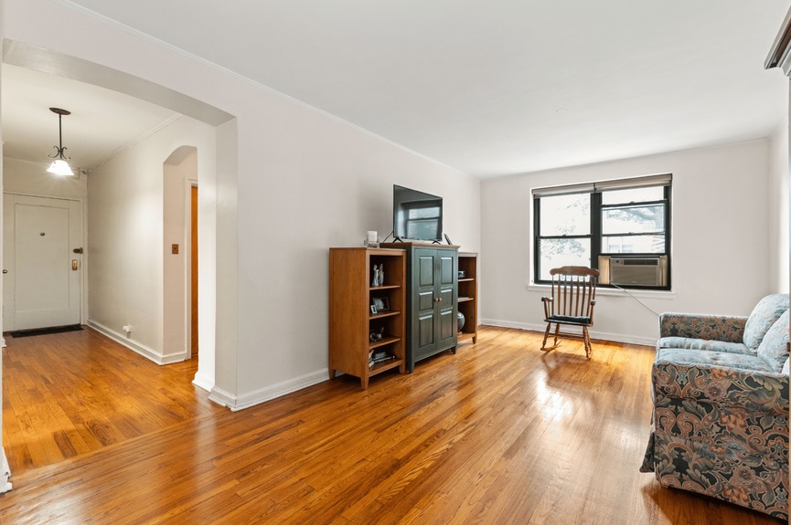 garden-bay-manor-home-queens (3)