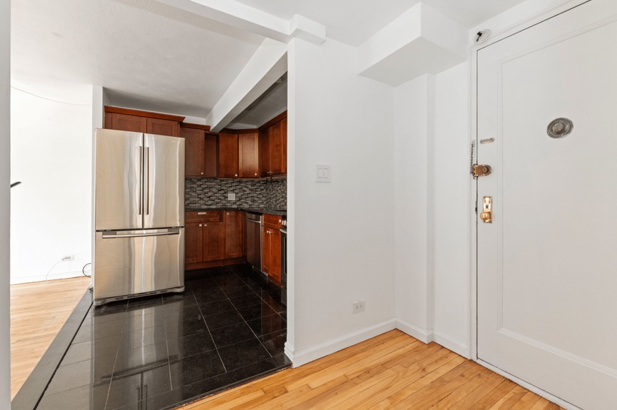 jackson-heights-queens-apartment-for-sale (15)